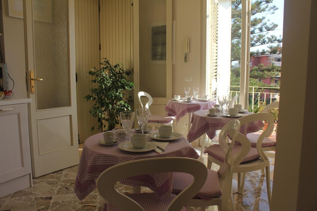 B&B Il Giglio Bianco Sorrento Bagian luar foto