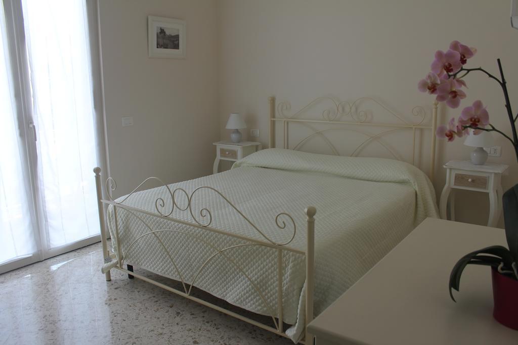 B&B Il Giglio Bianco Sorrento Ruang foto